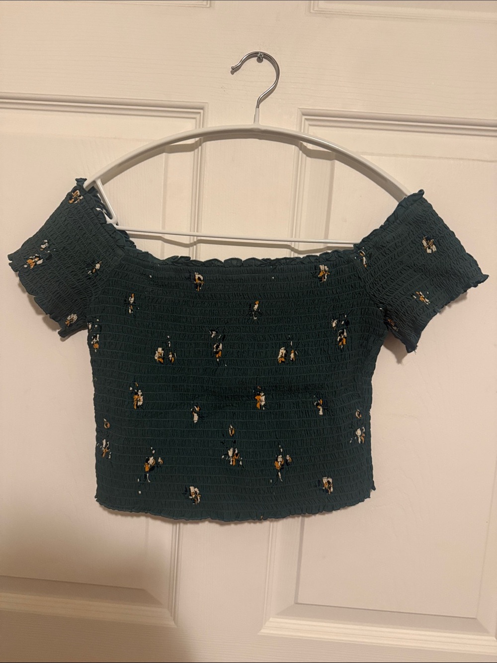 Abercrombie&fitch Off-Shoulder Dark green Smocked Crop Top